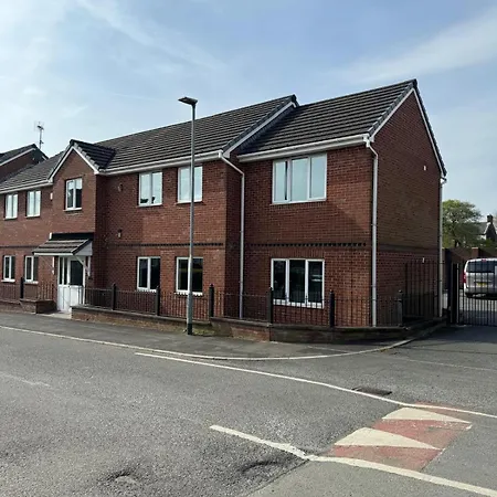 Modern, Quiet, Sleeps 9, Etihad, Coop Live, Manchester Exterior photo